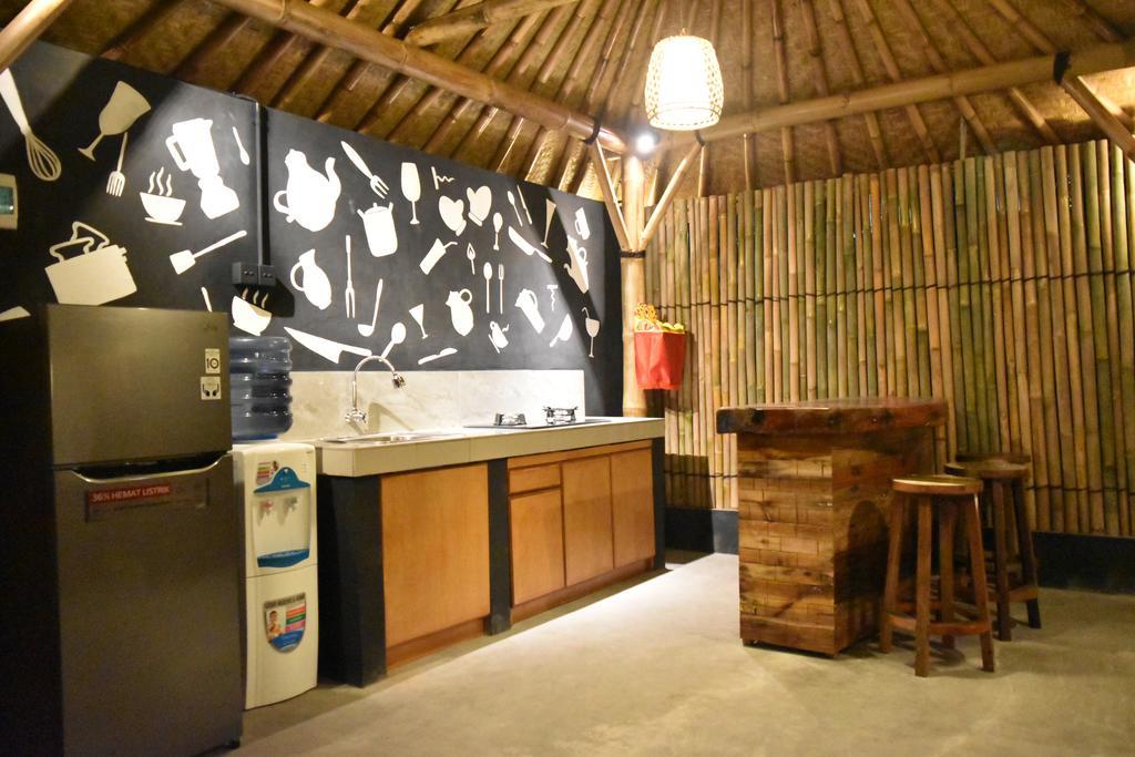 Salty Shakas Bamboo Stay Canggu ภายนอก รูปภาพ