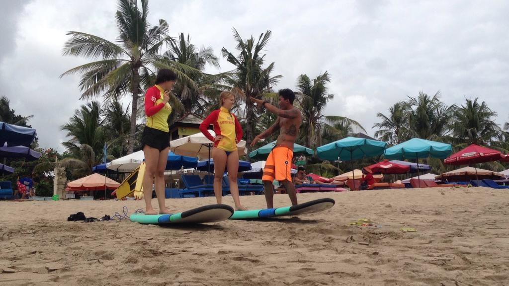 Salty Shakas Bamboo Stay Canggu ภายนอก รูปภาพ