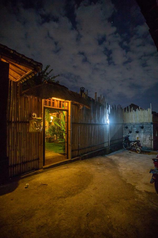 Salty Shakas Bamboo Stay Canggu ภายนอก รูปภาพ